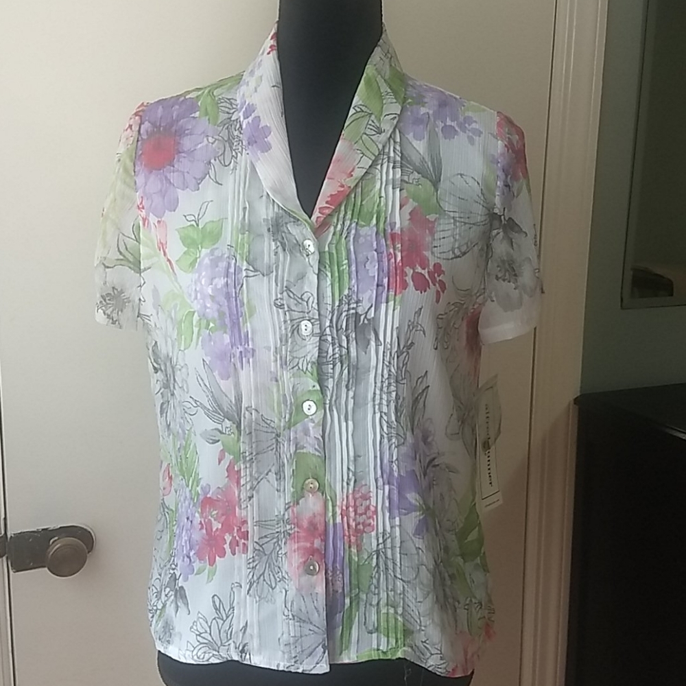 NWT Alfred Dunner Floral Chiffon Top